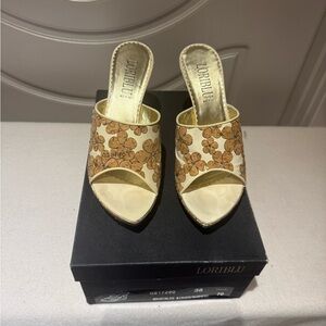 Loriblu Women's Floral Gold and Cream Heels